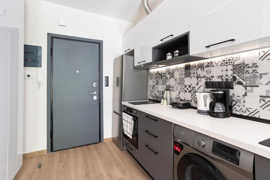 Downtown Stylish Apartment 4 Салоники Экстерьер фото