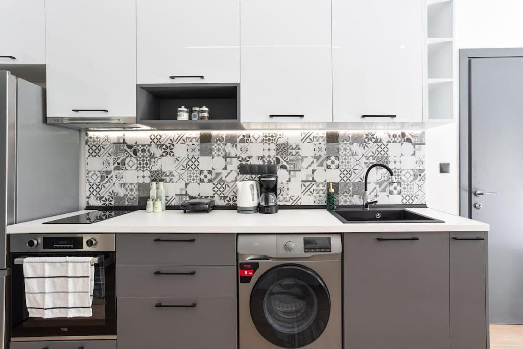 Downtown Stylish Apartment 4 Салоники Экстерьер фото