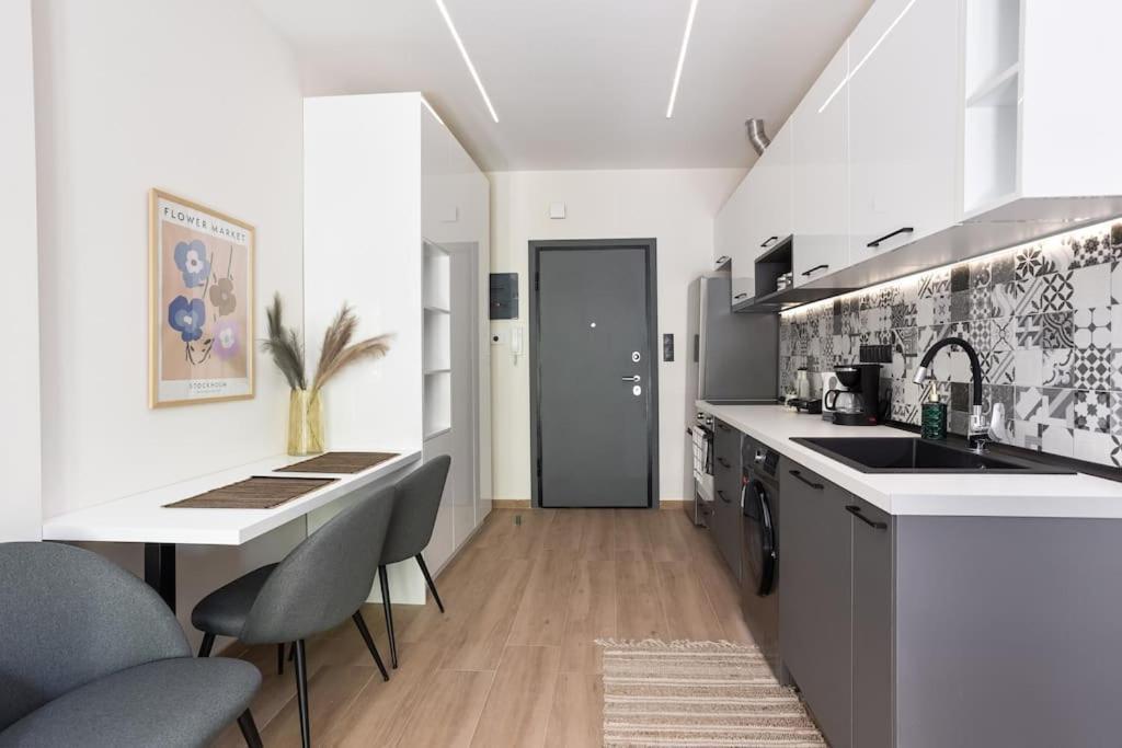Downtown Stylish Apartment 4 Салоники Экстерьер фото